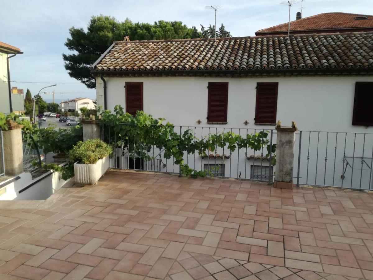 B&B Capo Le Vigne Sirolo Bagian luar foto